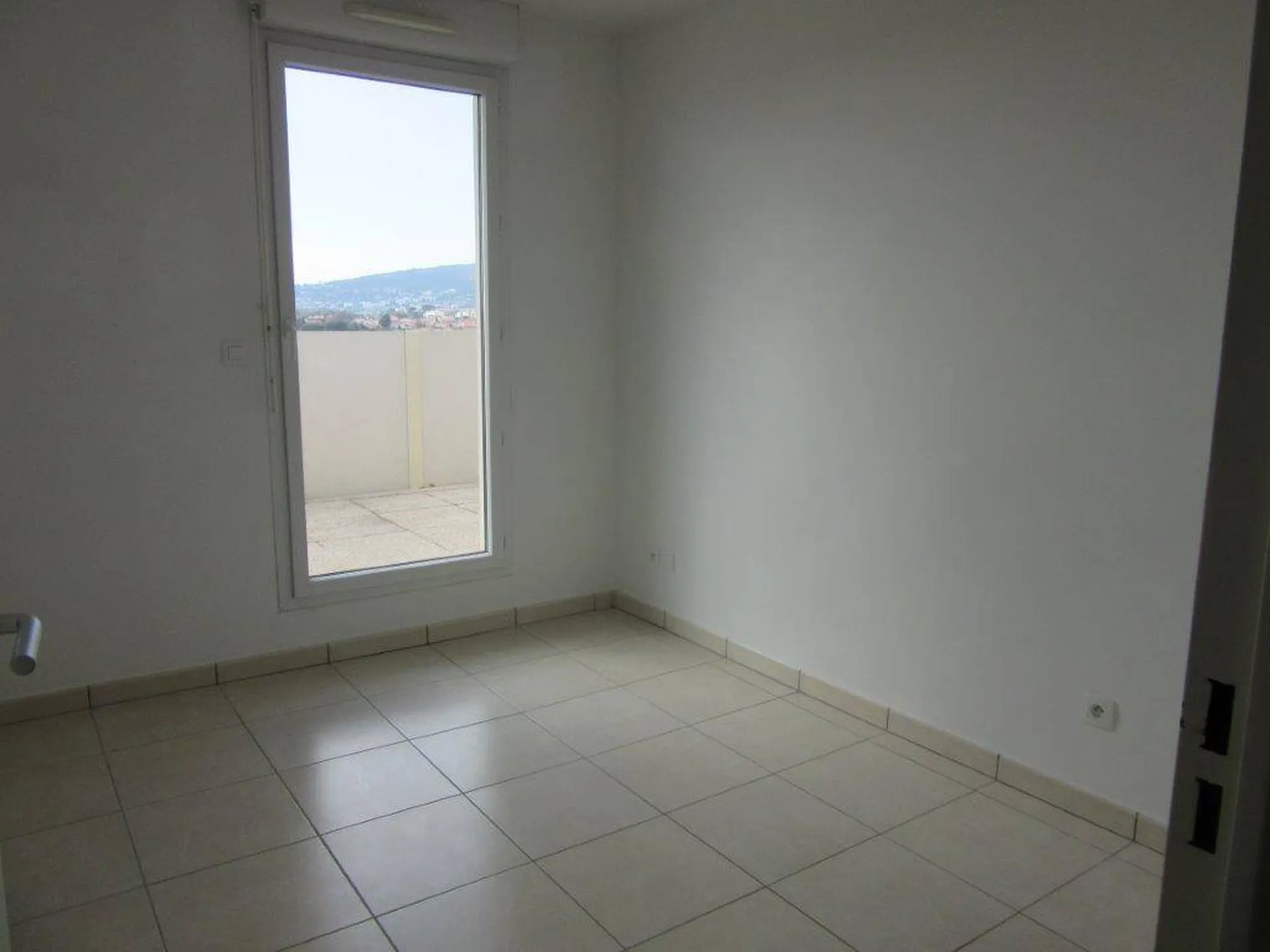 A VENDRE APPARTEMENT 3/4 LA CIOTAT RÉSIDENCE FERMEE