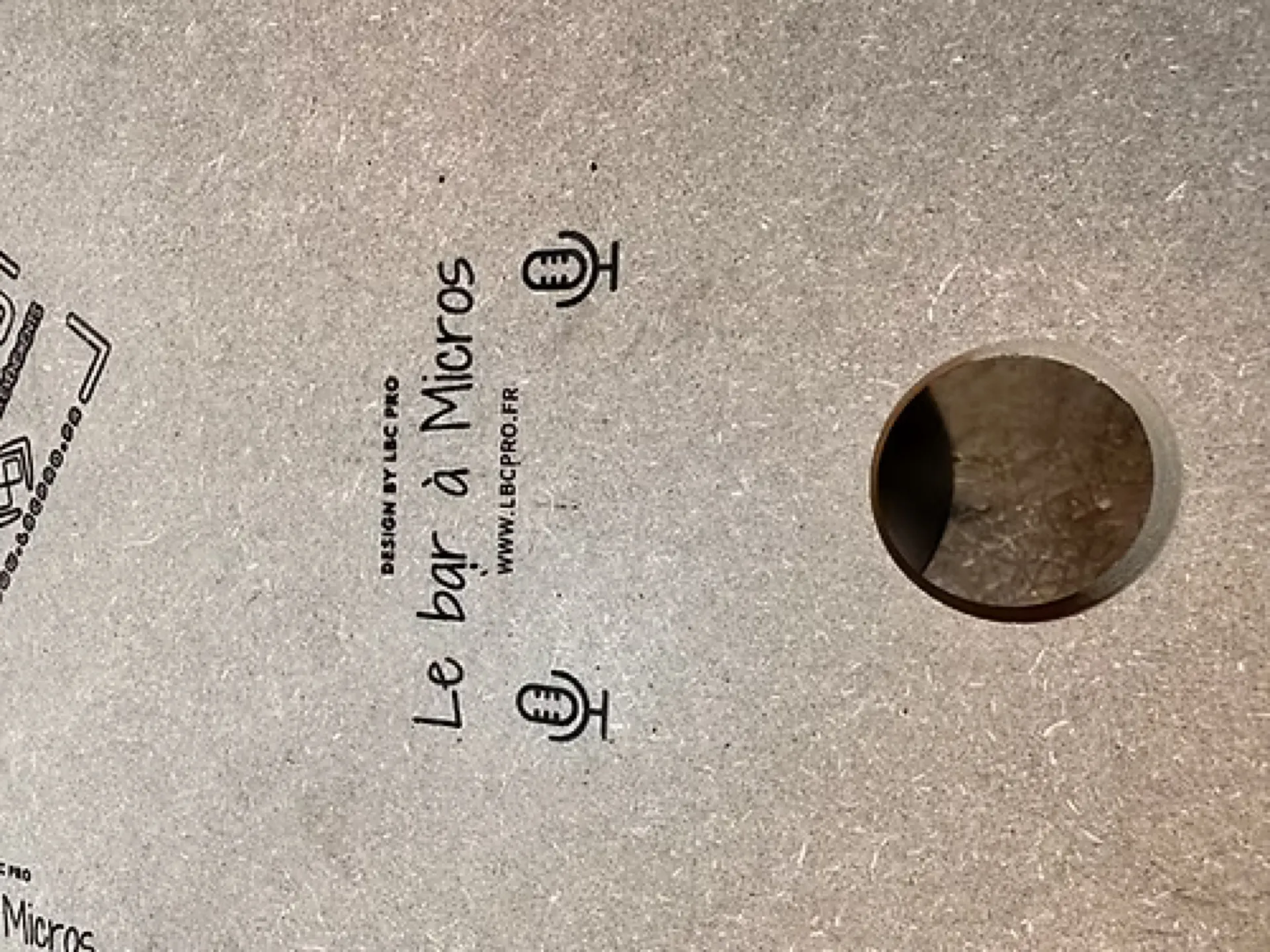 TABLE HAUTE BAR A MICROS