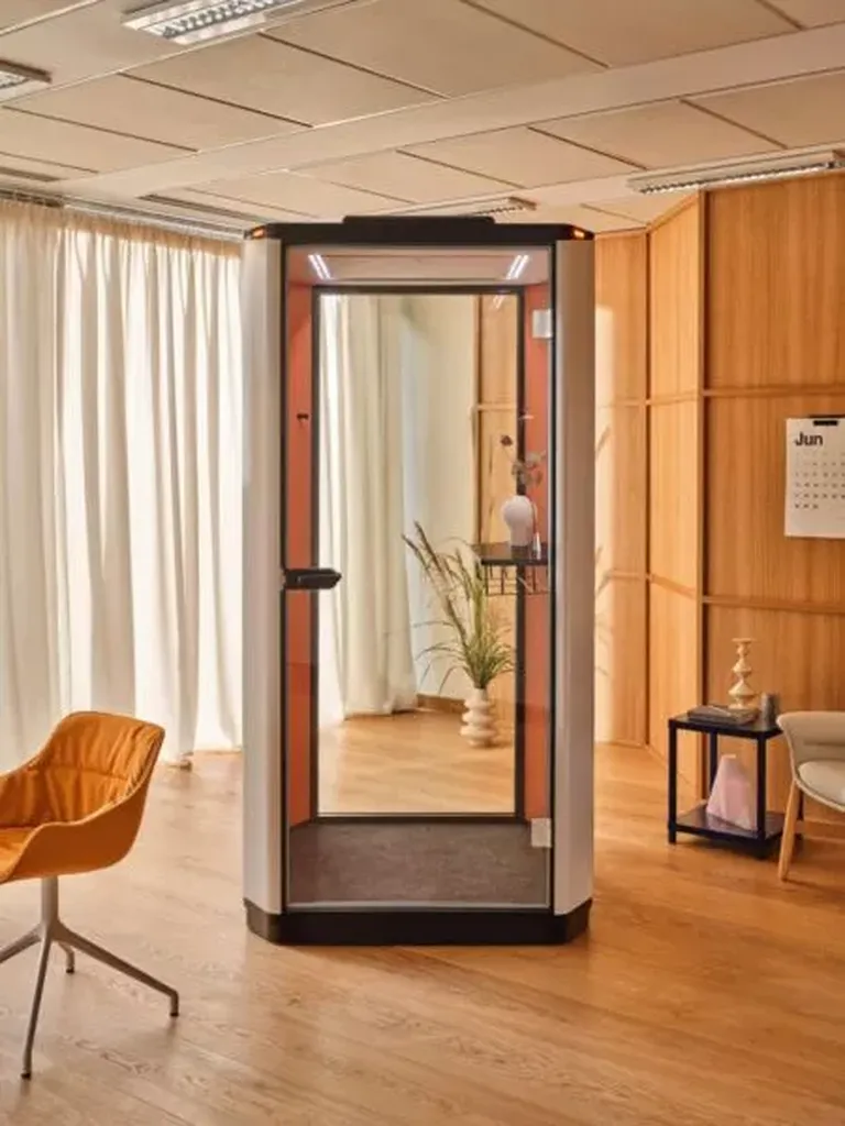 Cabine acoustique Calo compacte et design en région PACA : solution idéale à Marseille, Aix-en-Provence et Toulon pour bureaux calmes et productifs