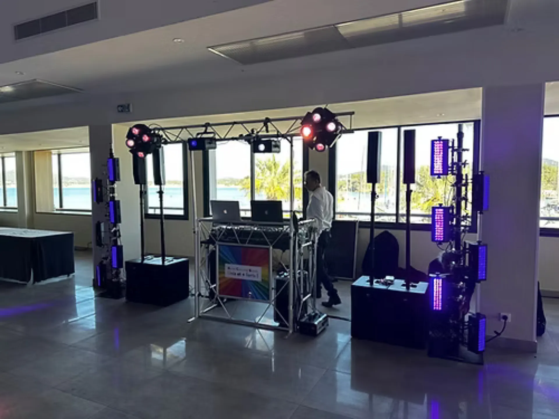 FRONT PERSONNALISE STICKERS PERSONALISE DESK DJ