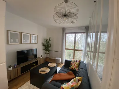 Beau studio lumineux à 5 minutes de la gare de REUIL MALMAISON par Helix Immobilier