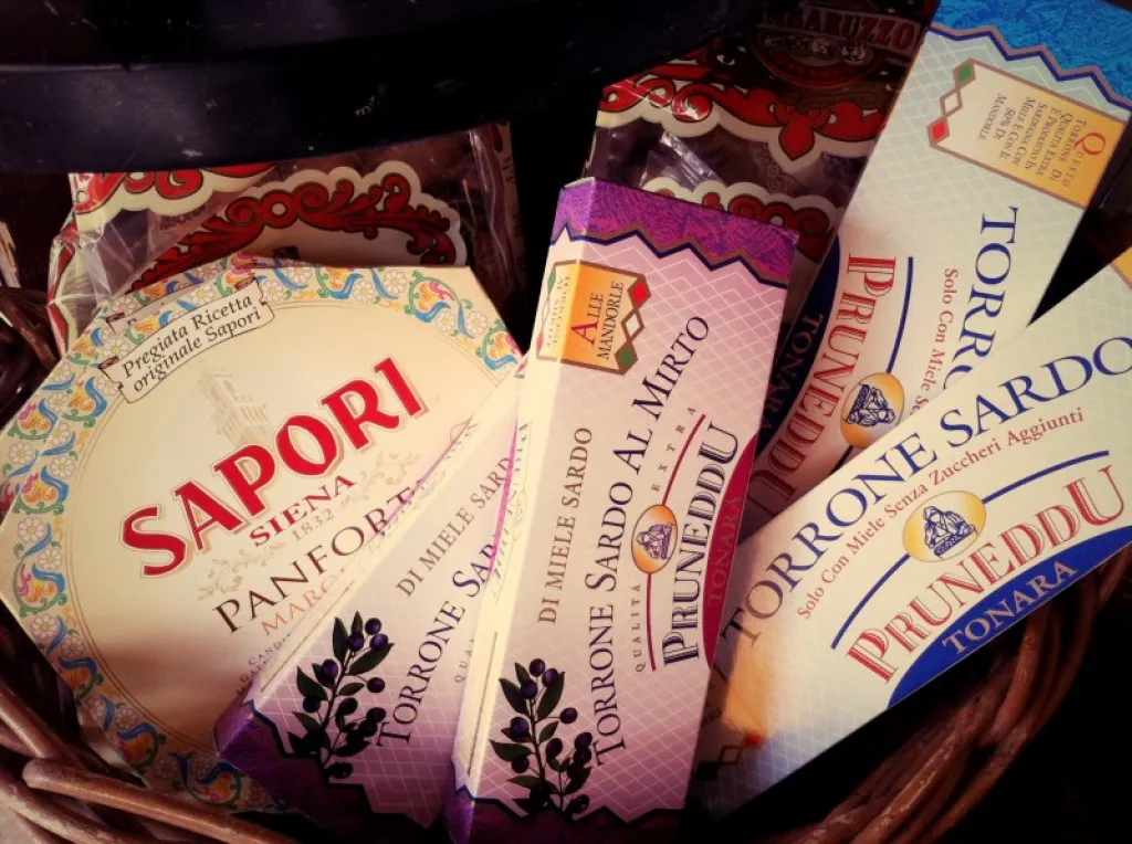 Torrone nougat italien aux amandes ou à la mirte