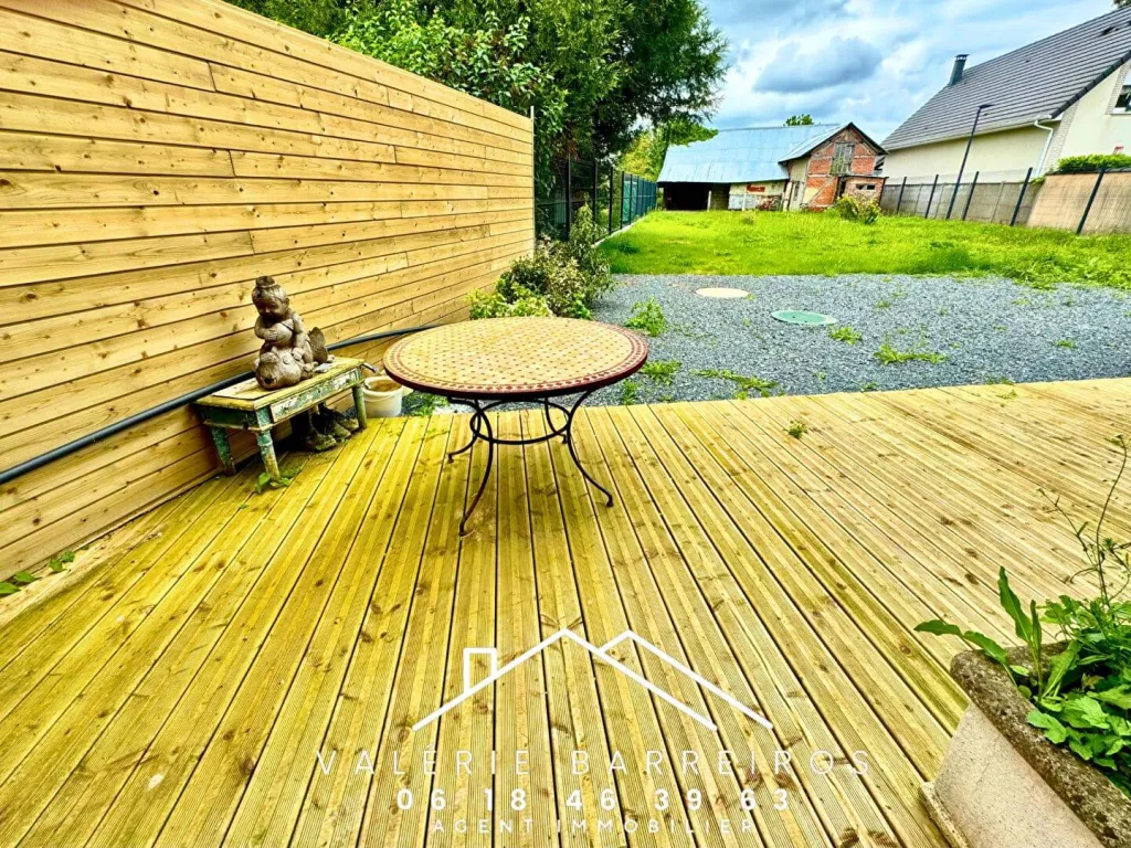 A saisir magnifique maison familiale d'environ 300 m² édifiée sur un terrain de 586 m² sur la commune de TOURVILLE LA CAMPAGNE 27370