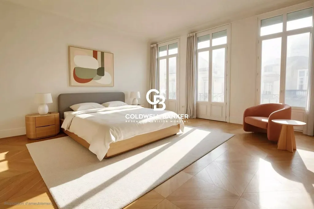 Maison bourgeoise en pierre à vendre à Bordeaux – 6 chambres, jardin, cave, charme XIXe