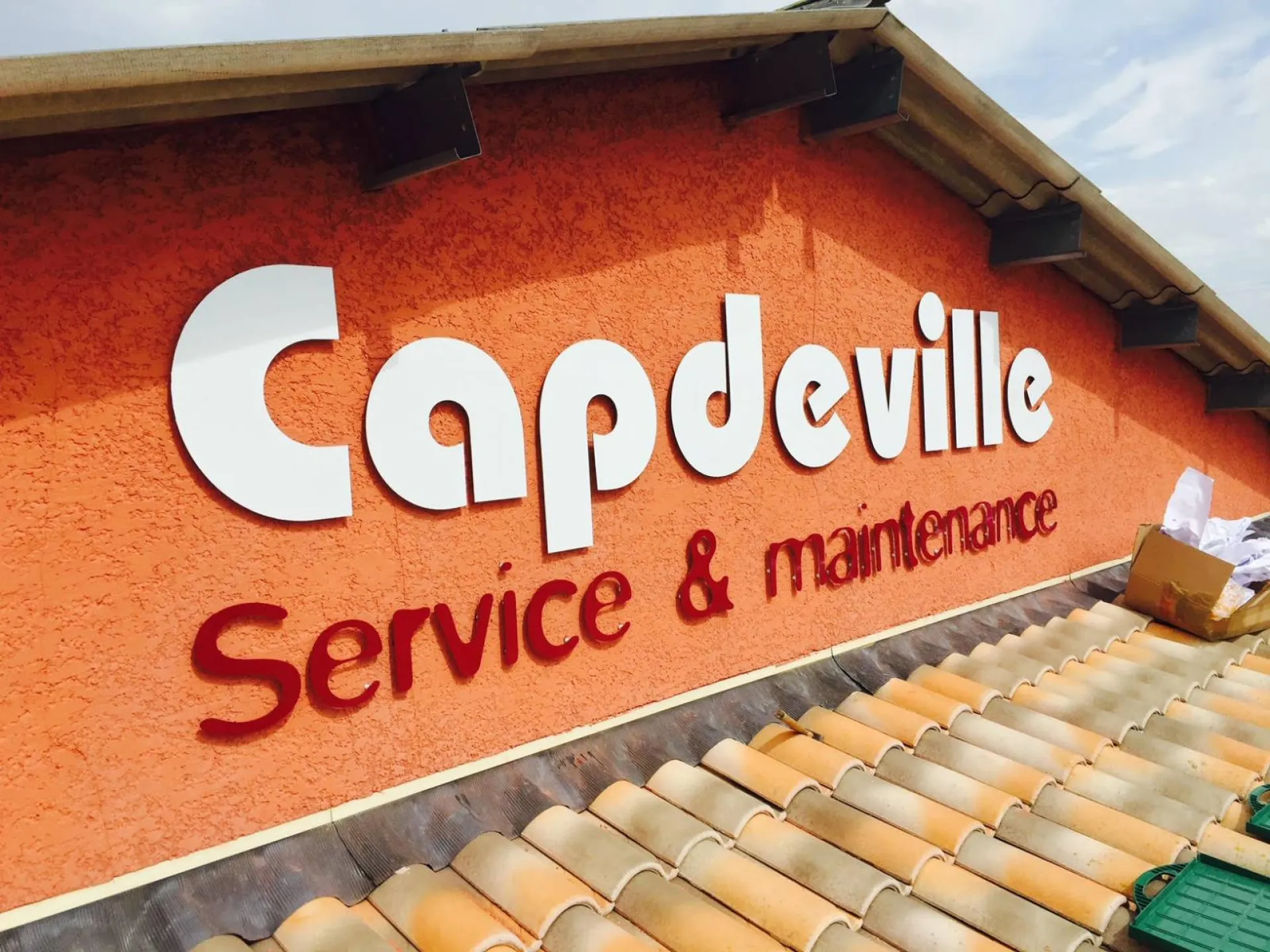 Enseigne en lettre découpées et posées pour l'entreprise Capdeville à Cintegabelle