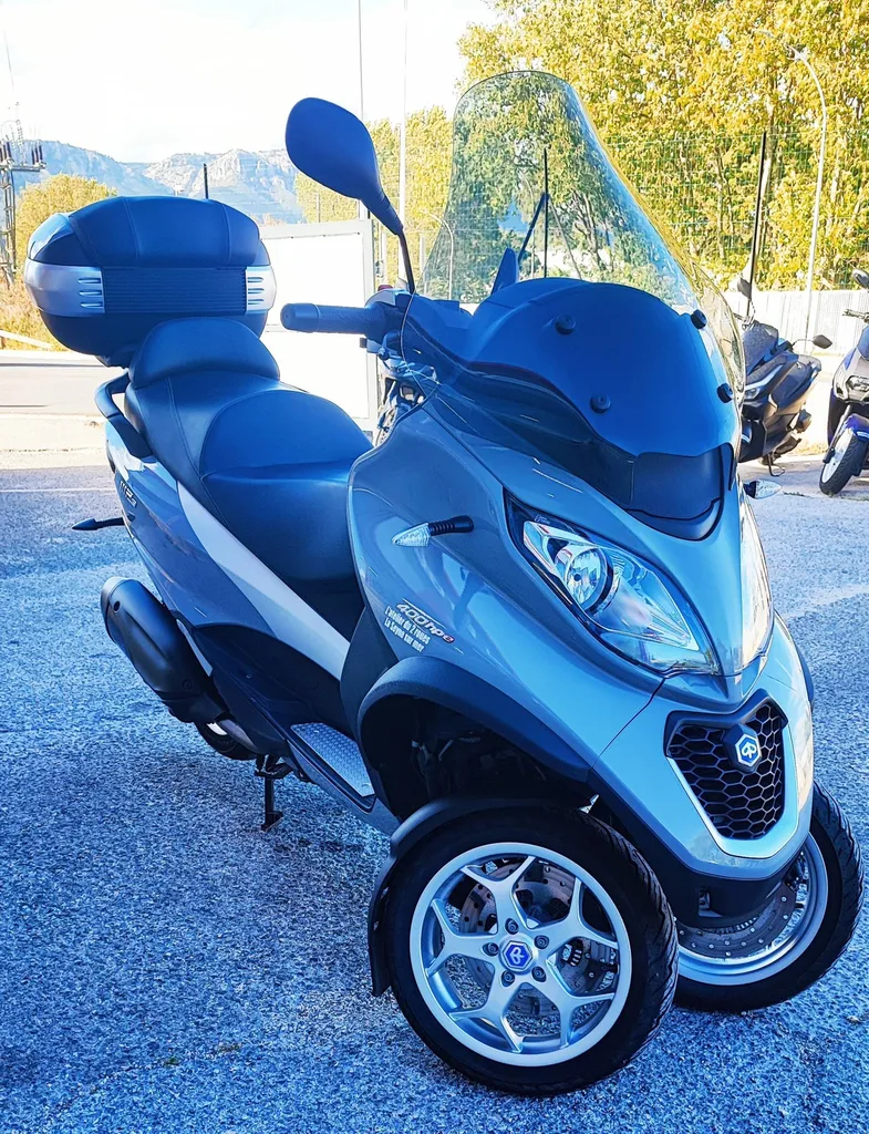 SCOOTER OCCASION PIAGGIO MP3 400 HPE SPORT du 02/2022 avec 8200 km.