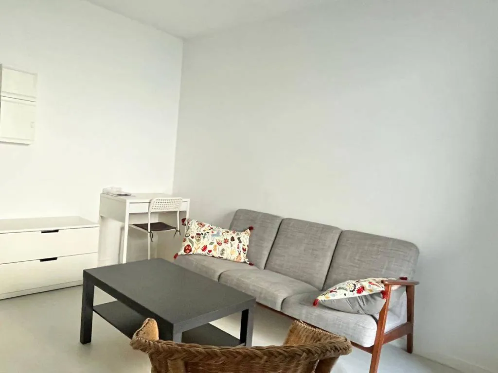 Situé au 1er étage avec ascenseur