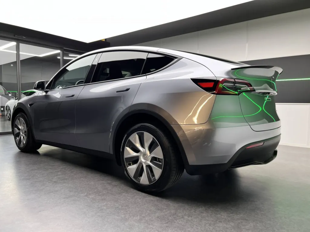 TESLA MODEL Y - PPF XPEL GRIS QUICKSILVER - LILLE