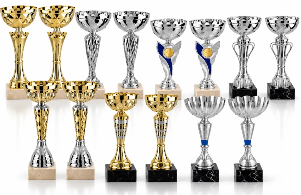 Lot de 14 petites coupes assorties – Réf. BABY 1