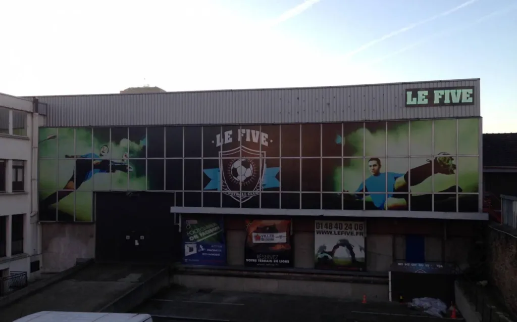 Décoration de vitre grand format à Paris LE FIVE PARIS