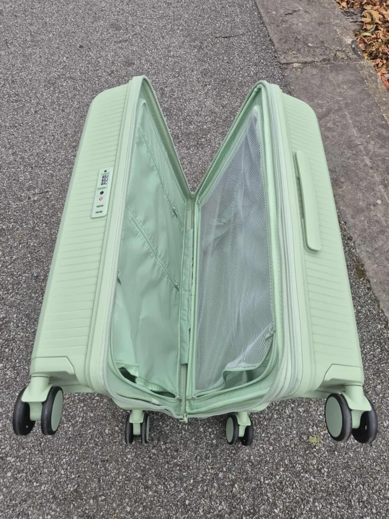 Valise rigide taille moyenne Elite 65cm disponible chez Evasion Eu