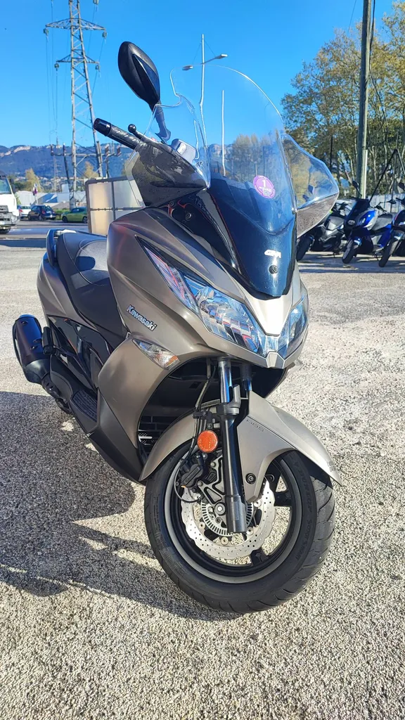 KAWASAKI J300 DU 10/2017 AVEC 36000 KM.