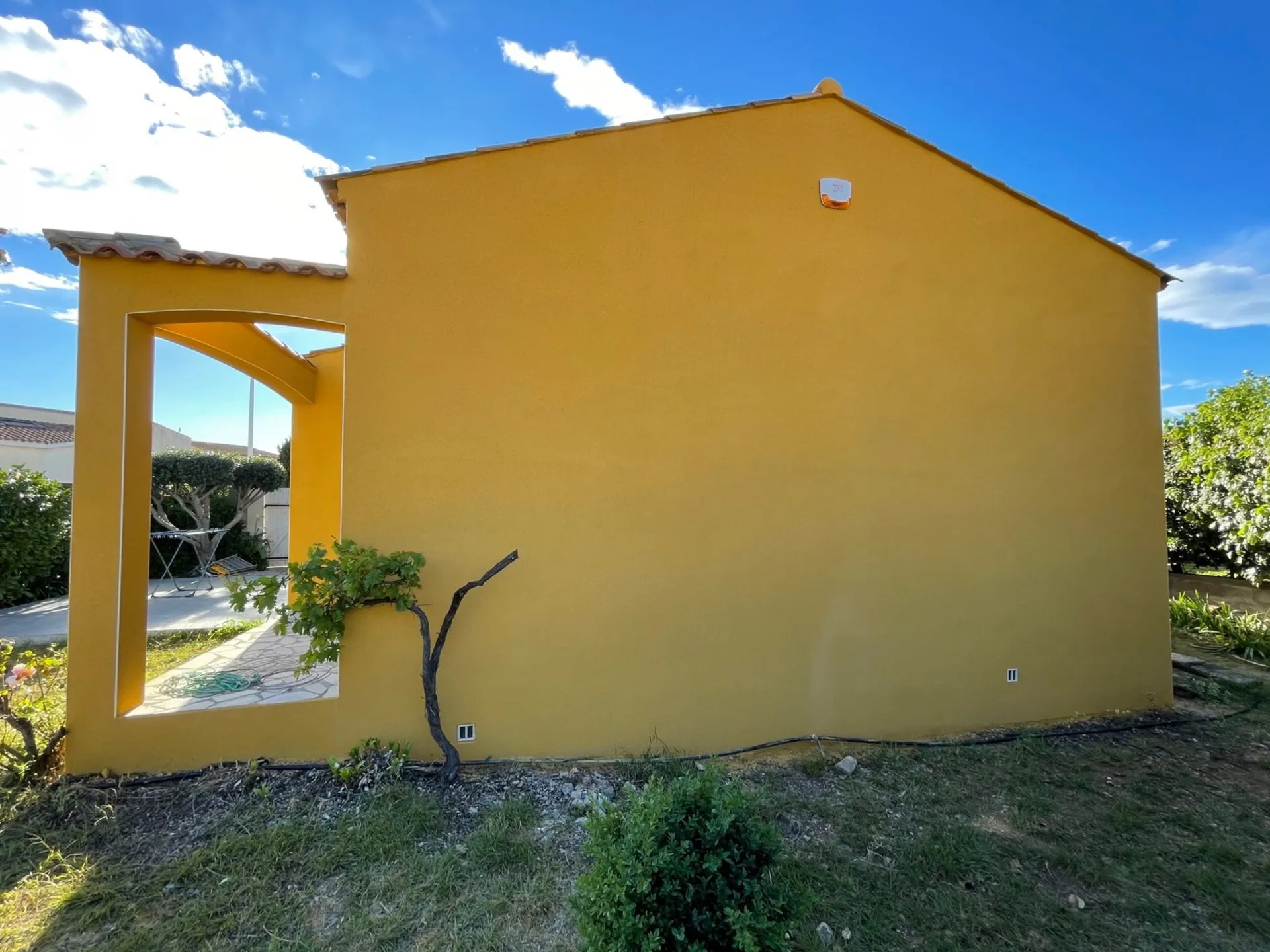 Façade gratté fin à Frontignan proche de Sète