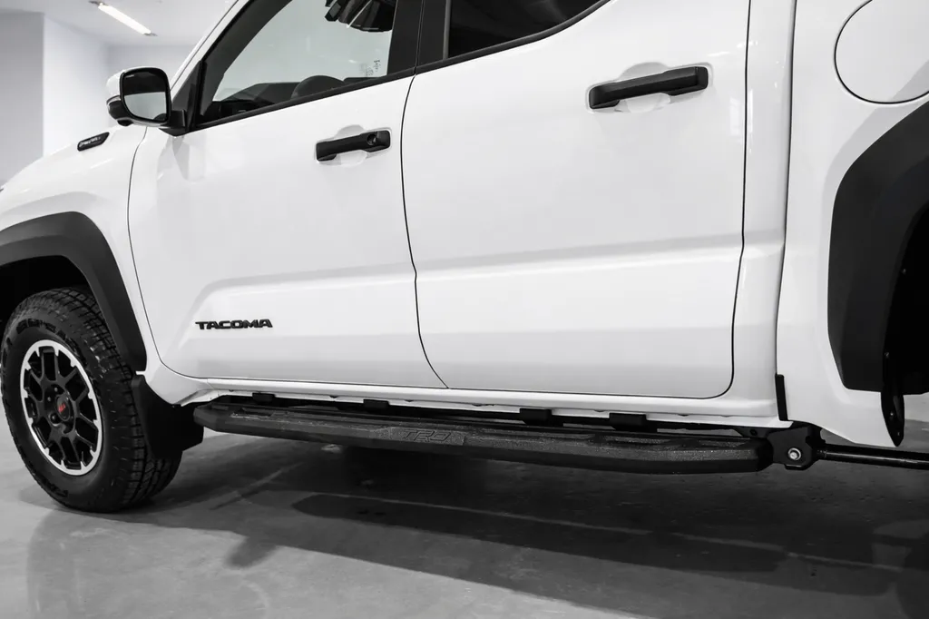 Toyota Tacoma TRD Off Road marchepied latéral détail