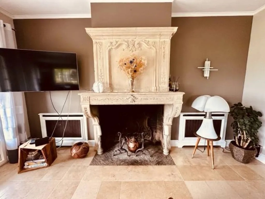 A saisir charmante chaumière de 221 m² édifiée sur un terrain de 5900 m² sur la commune de FRENEUSE 76410