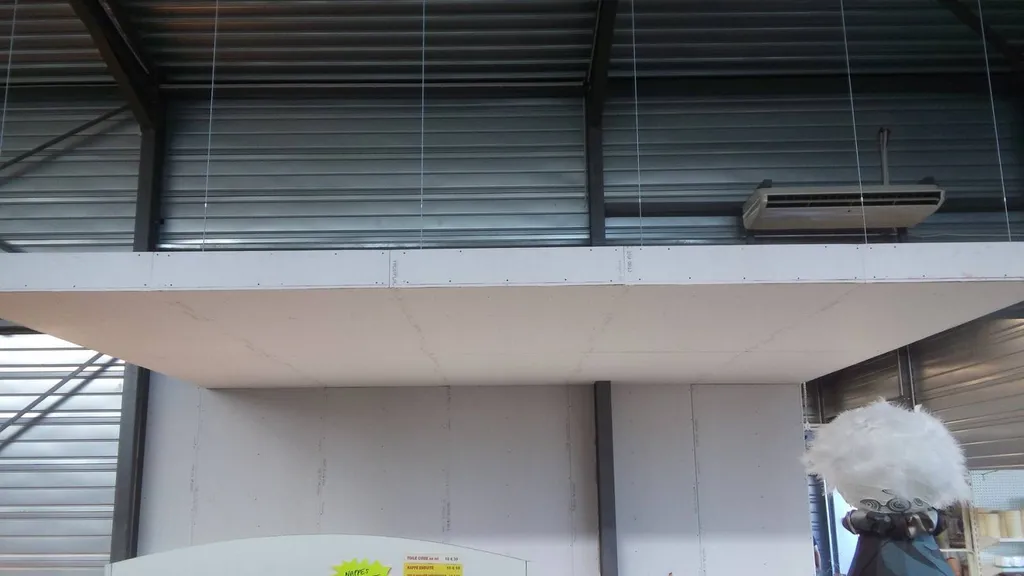 Plafond canopée par un professionnel à Floirac