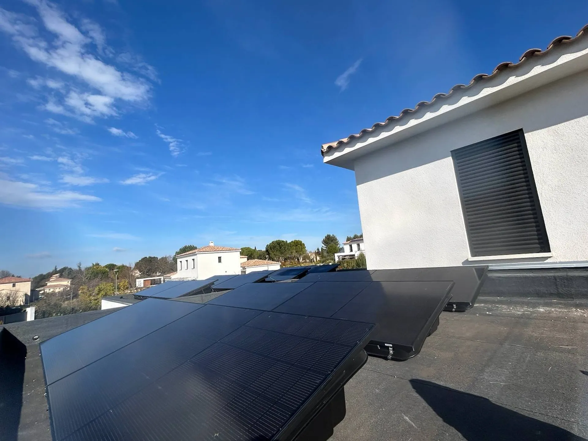 installation panneau solaire toit plat