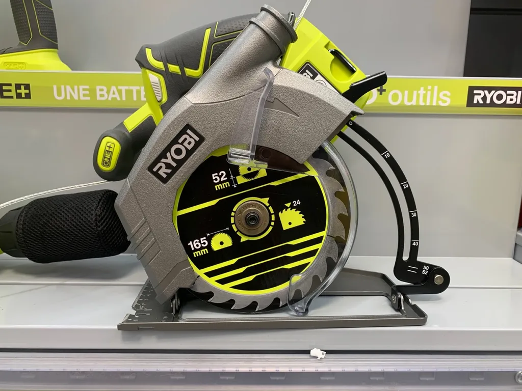 Scie circulaire RYOBI