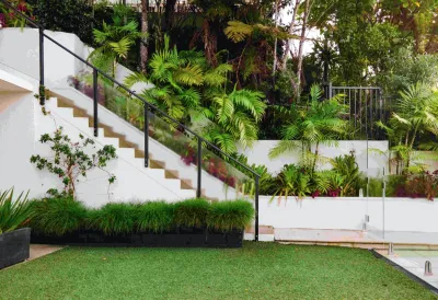 Jardinier paysagiste pour aménager un jardin sur mesure à Gordes dans le Vaucluse