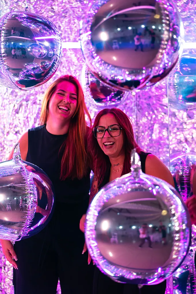 Location d’une Insta Box miroir immersive pour salon professionnel sur la Côte d’Azur à Nice