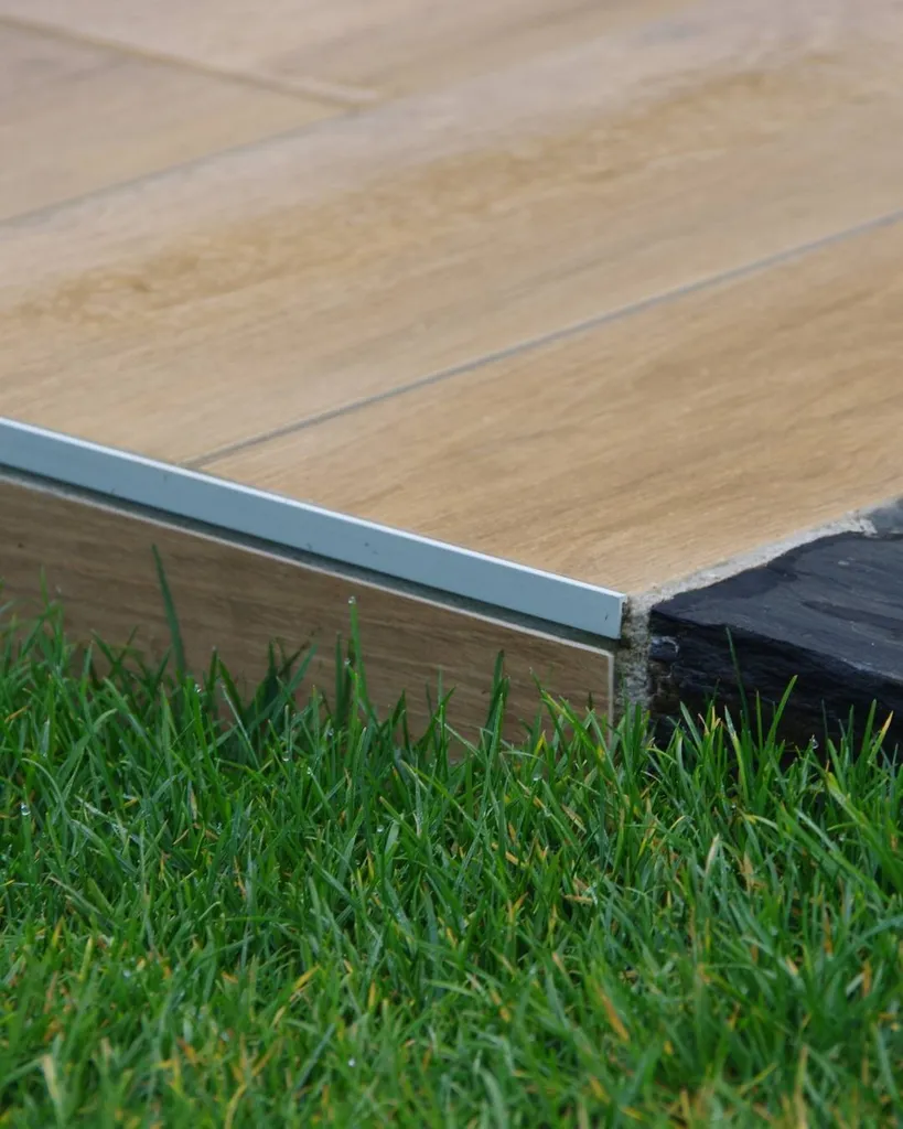 Où trouver des bordures de finition à Ambarès et Lagrave près de Bordeaux ? 