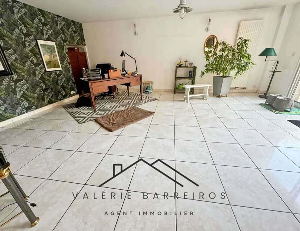 A SAISIR CHARMANTE MAISON DE 210 M² EDIFIÉE SUR UN TERRAIN DE 500 M² SUR LA COMMUNE DE SAINT AUBIN LES ELBEUF 76410