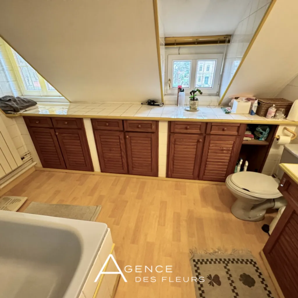 A vendre magnifique demeure anglo-normande de 197 m² habitables édifiée sur un terrain de 2350 m² sur la commune de ST PIERRE LES ELBEUF