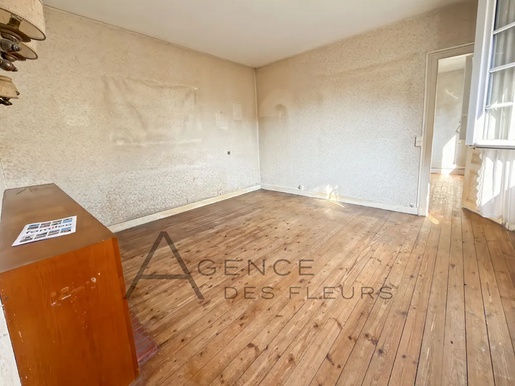 À vendre, maison à réhabiliter de 111m² sur un terrain de 500m² située à Cléon 76410