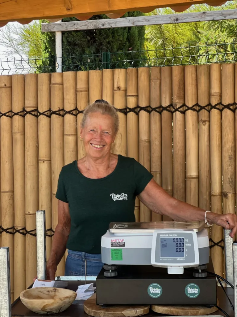 Construction sur mesure d’un abri bois de 7,5 m x 3 m à Ollioules (83190) : un projet à 8 000–10 000 € mené pour la Pépinière Valbray, 262 avenue Jean Monnet, par un artisan charpentier local expert