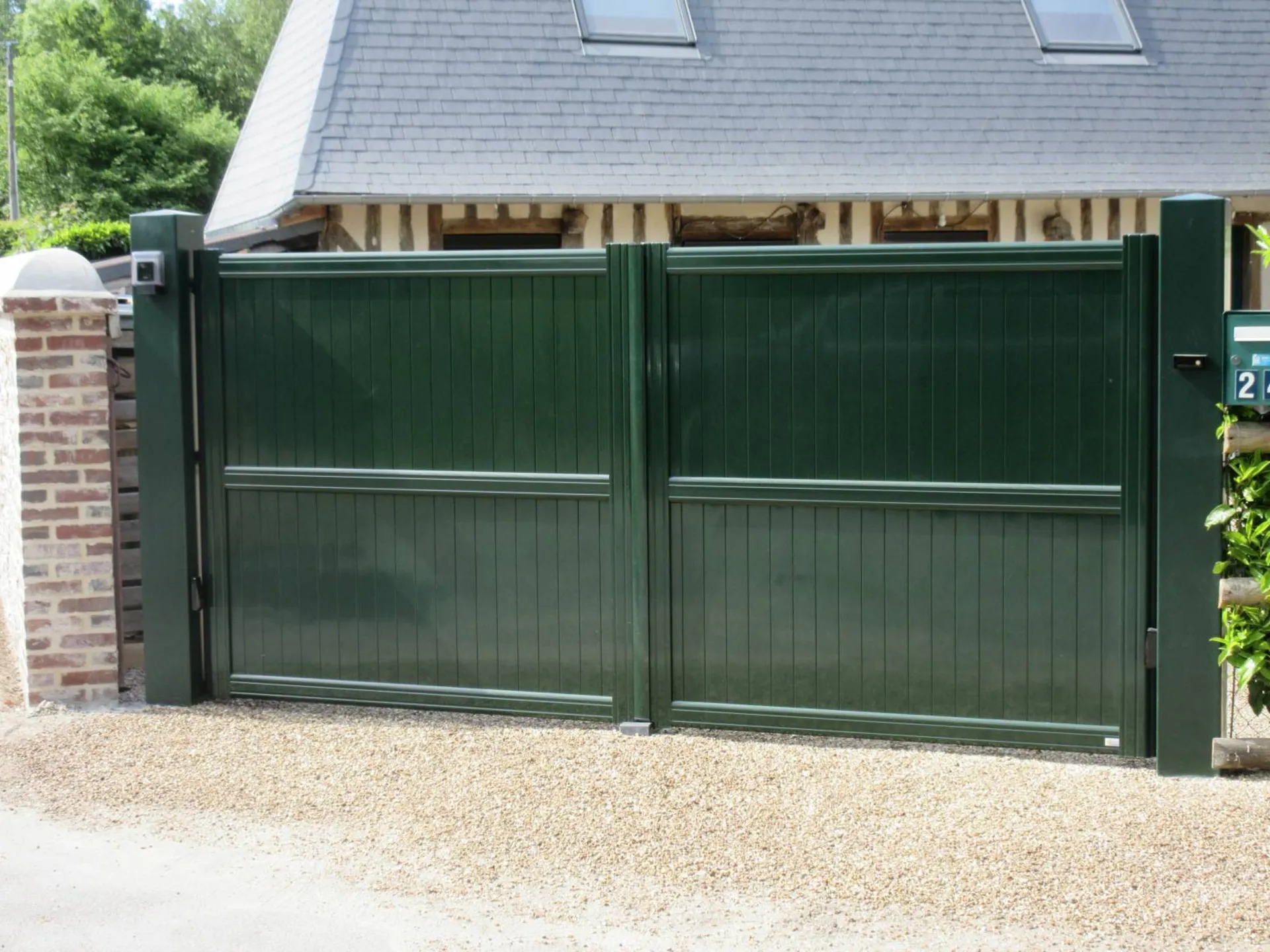 Poseur de portail alu motorisé à Beuzeville 27