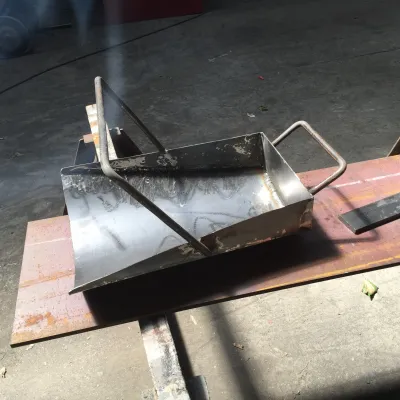 FABRICATION PELLE INOX ALIMENTAIRE OU ACIER FABRIQUEE SUR MESURE POUR PRISE ECHANTILLON A MARTIGUES BDR 13