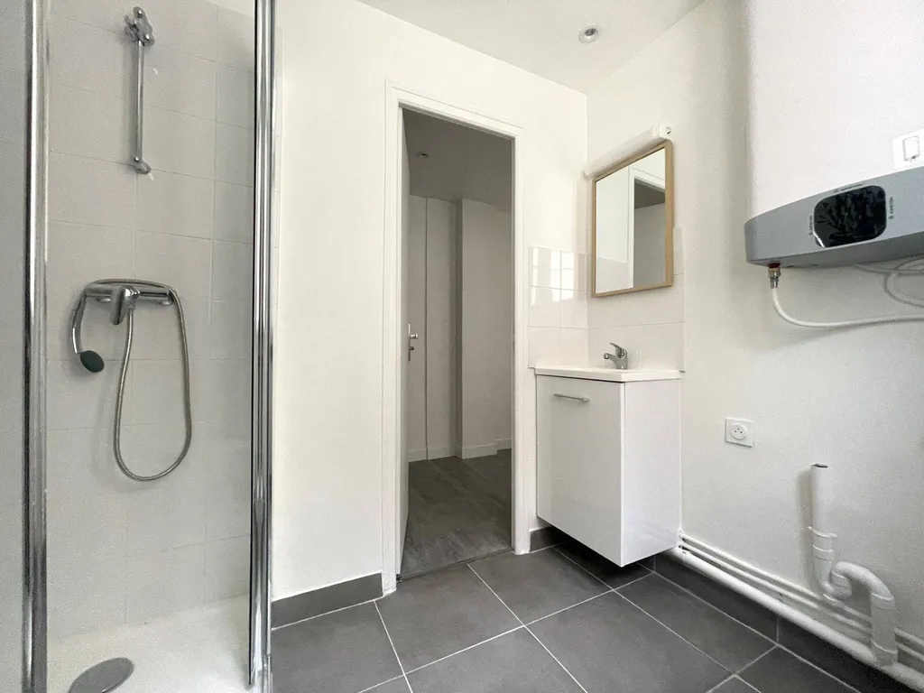 75017 Paris 2 Pièces entièrement rénové