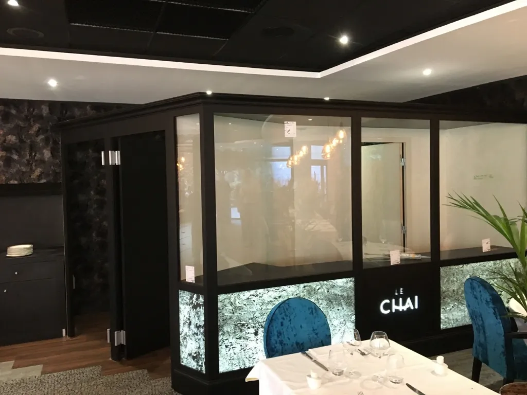 Agencement complet d'un hôtel à Mérignac (des chambres à la salle de réception)