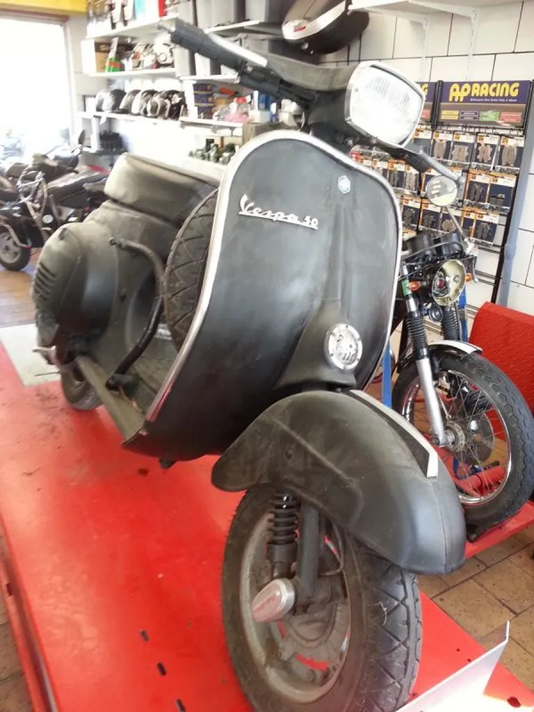 RESTAURATION VESPA VAR