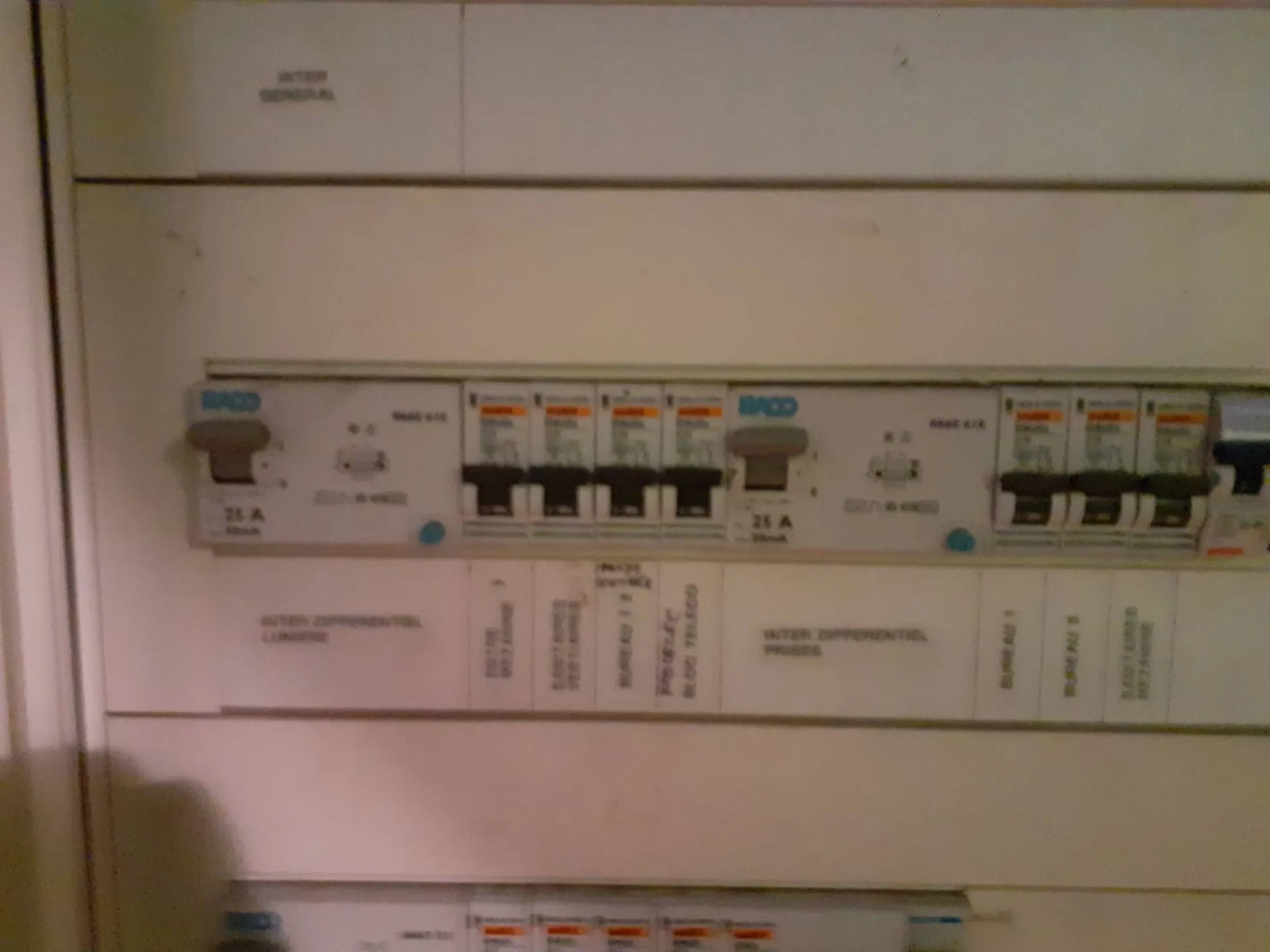 Electricien spécialisé en installation électrique tertiaire à Villefranche sur Saône