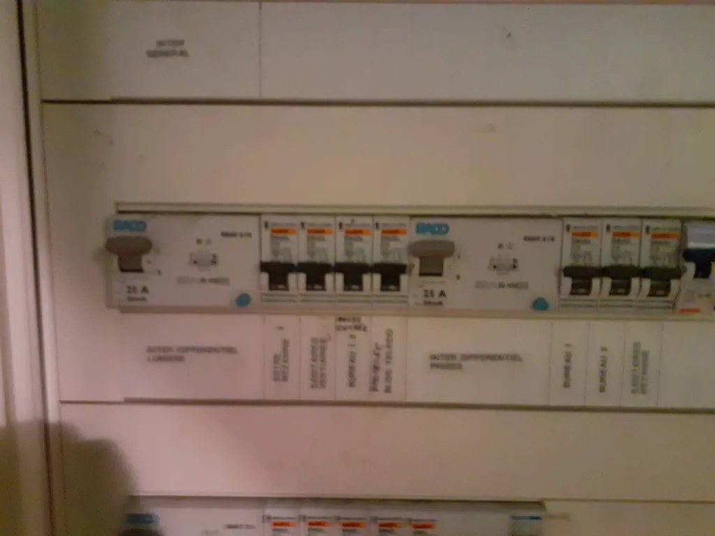 Electricien spécialisé en installation électrique tertiaire à Villefranche sur Saône