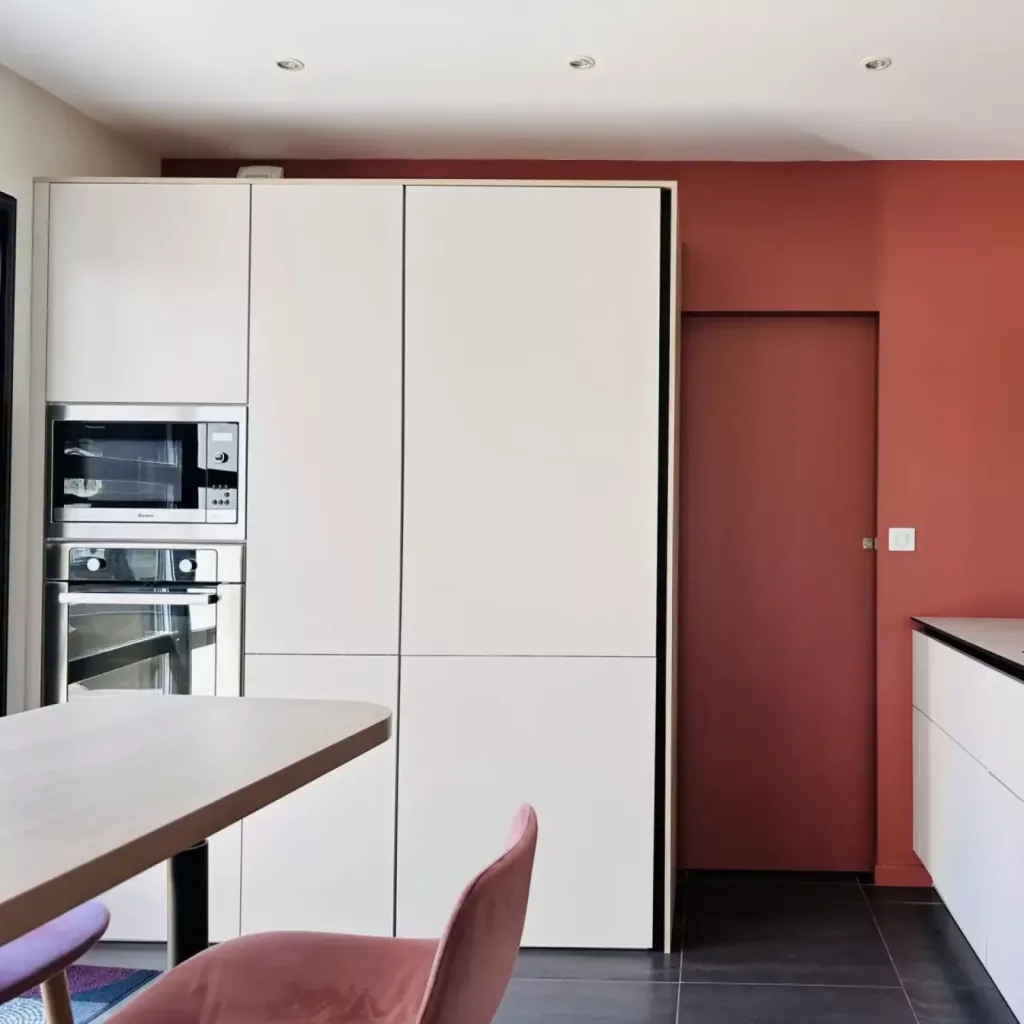 Réaménagement complet d’une cuisine fonctionnelle et esthétique, par l’Atelier D. architecte d’intérieur à Bordeaux