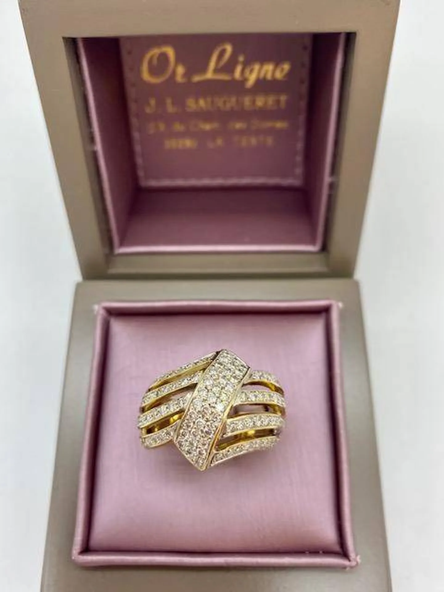 Bague ruban pavage diamants et or 750/1000ème occasion Or Ligne Gujan Mestras Bassin d'Arcachon