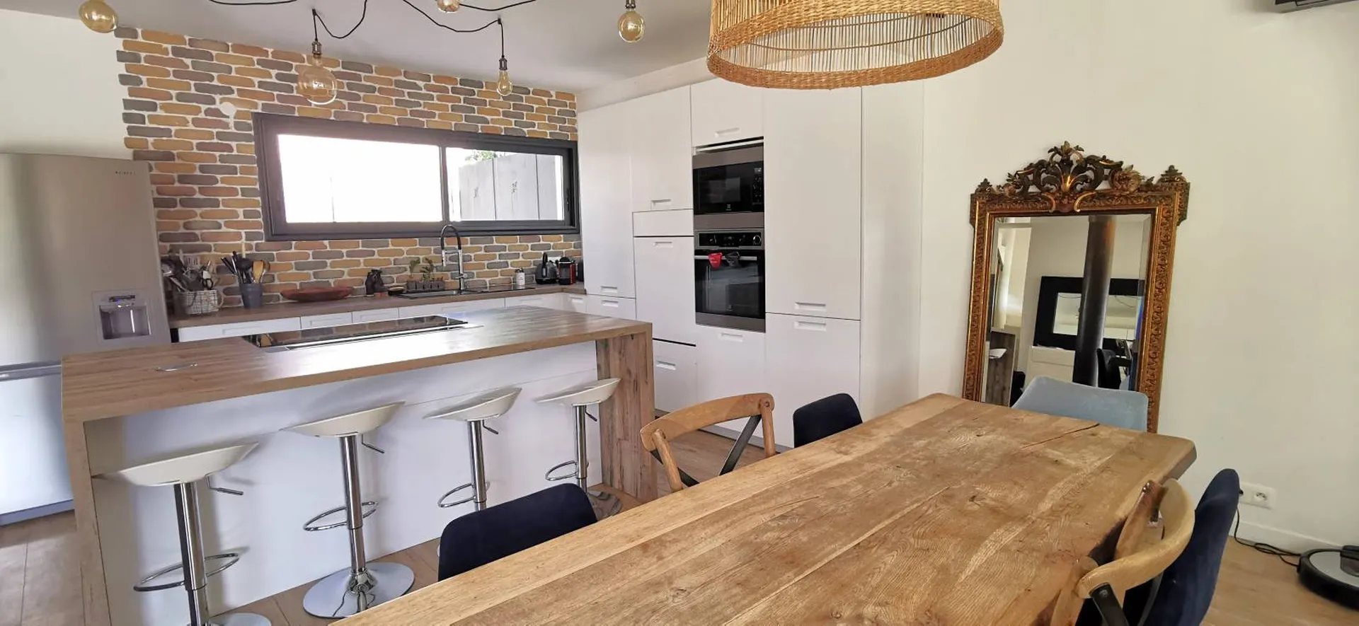 Vente villa Cassis  au calme dans clos sécurisé avec garages et piscine