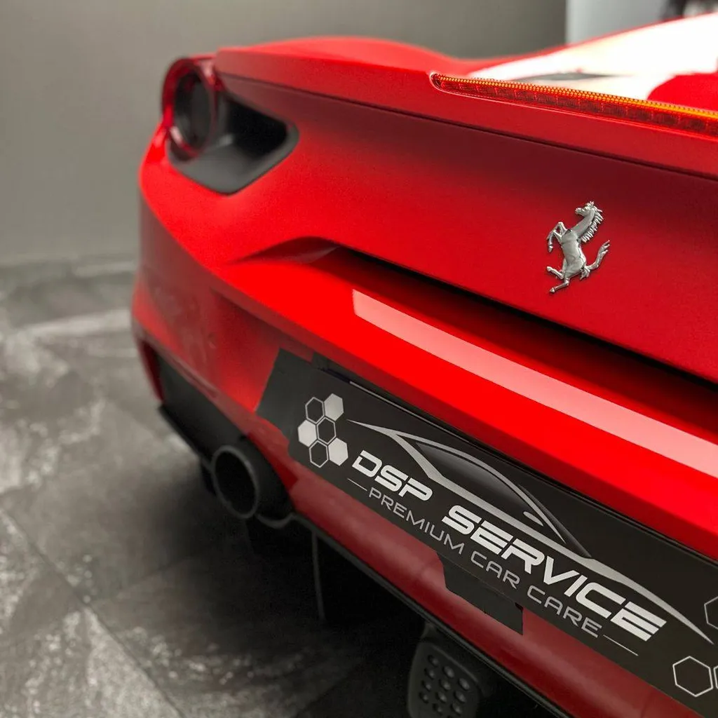 Réparation et repigmentation du cuir sur une Ferrari 488 Spider à Le Mans (72)