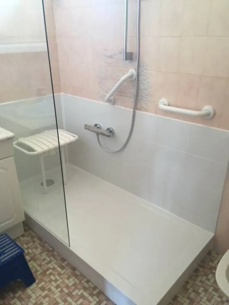 Installation douche sénior securisée à Versailles Yvelines (78) IdF