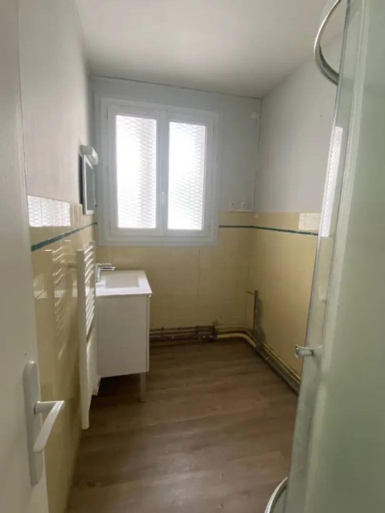Situé au 18 rue Louis Ricard à Rouen