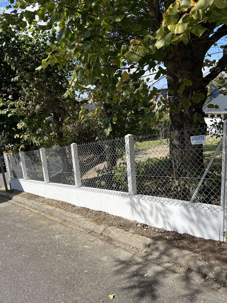 Installation de Clôture béton aspect bois ou pierre, Panneaux décoratifs et Occultations à Lisieux dans le Calvados 14 et ses alentours