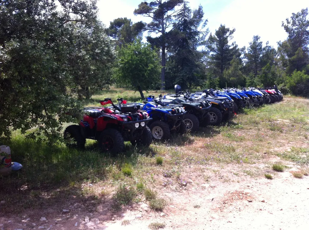 RANDONNÉE QUAD EN PROVENCE POUR VOTRE ENTERREMENT DE VIE DE JEUNE FILLE