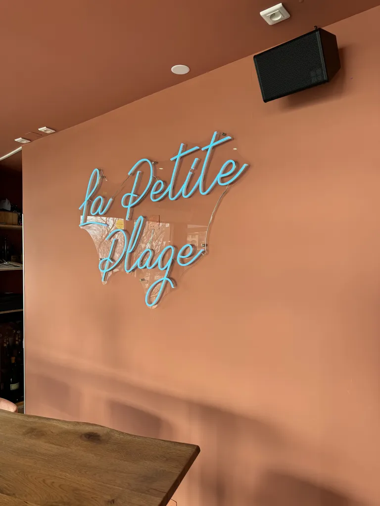 La Petite Plage à Six-Fours-Les-Plages Var 83