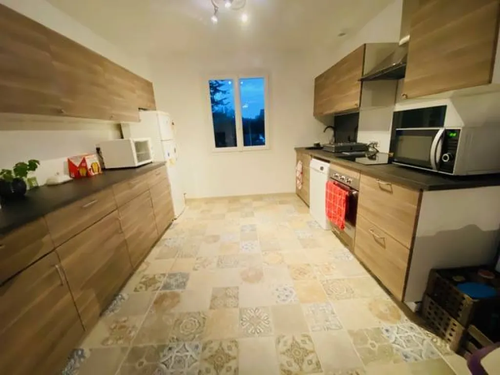 A acheter très beau pavillon de 130m² sur 865m² de terrain cloas avec garage sur la commune de SAINT OUEN DU TILLEUL 27670