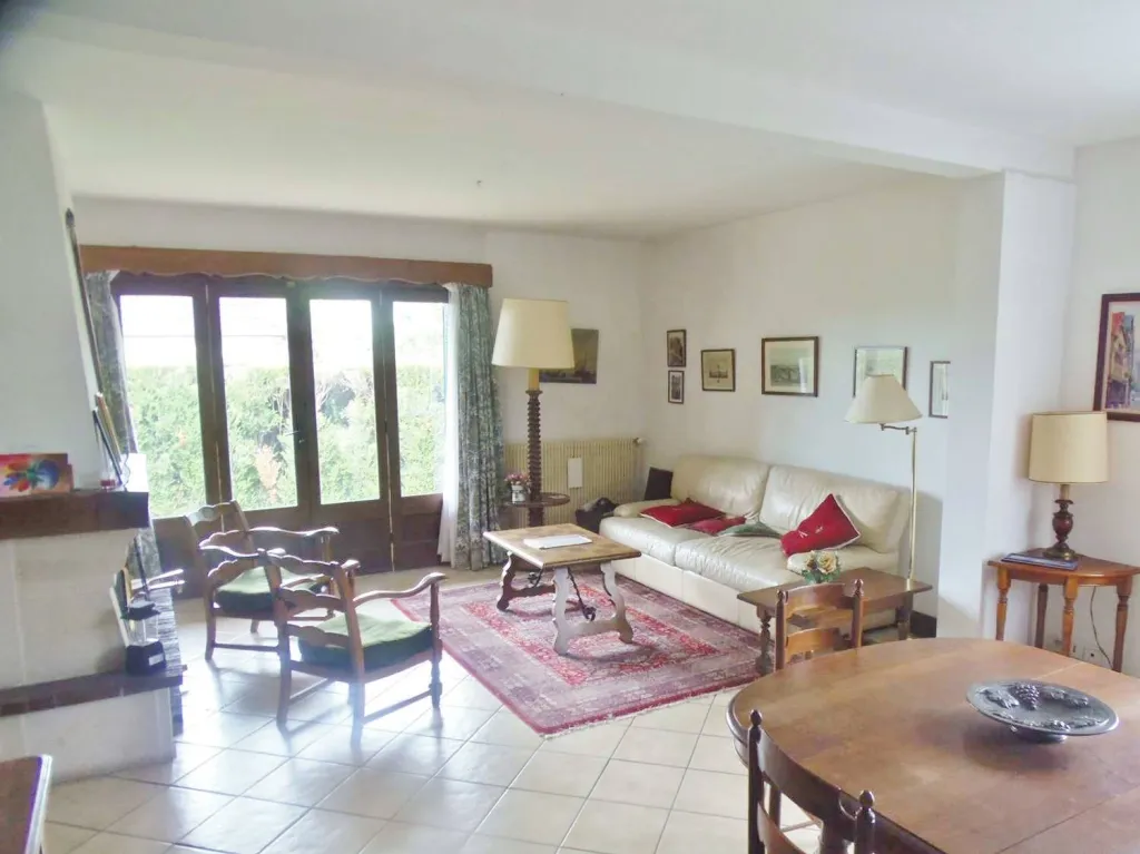 Cherche à acheter maison beaux volumes proche centre ville de st pierre lès elbeuf 76