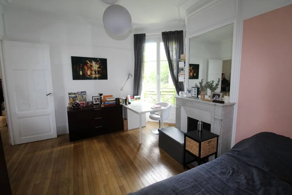 A vendre magnifique appartement 5 pièces 3 chambres avec chambre de 16 m² à Paris 75015