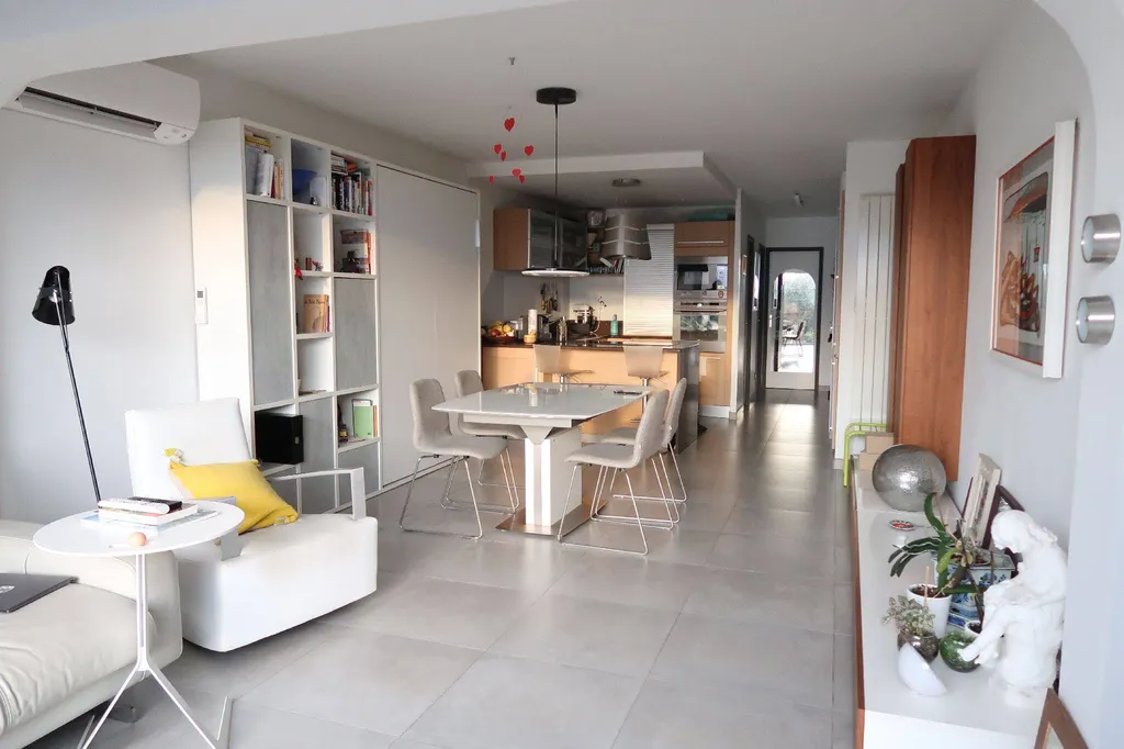 Appartement T2 Cassis avec jardin et parking dans résidence de standing à 2 pas de la mer 