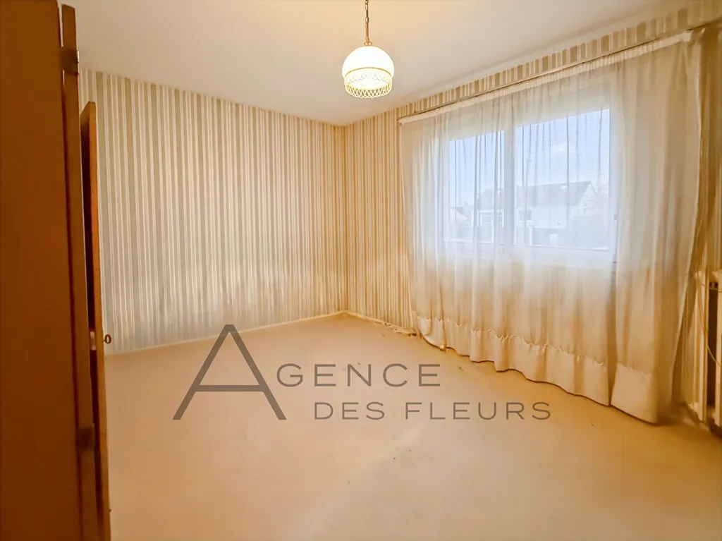 A vendre, maison à rénover de 74m² sur un terrain de 662m² située à Saint-Pierre-les-Elbeuf